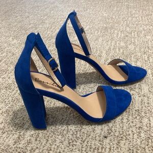 Woman’s size 8 Blue Block Heel Sandals by Bonnibel